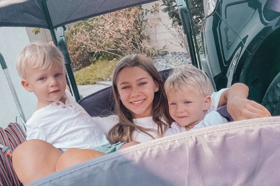Auf Tanjas neuestem Foto grinsten ihre drei Kinder fröhlich in die Kamera.