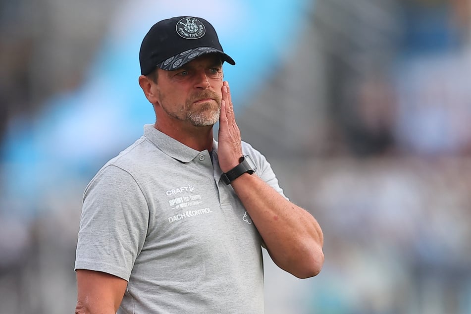 Lok Leipzigs Trainer Torsten Ziegner (48) hofft auf den ersten Pflichtspiel-Sieg unter seiner Regie im Bruno-Plache-Stadion.