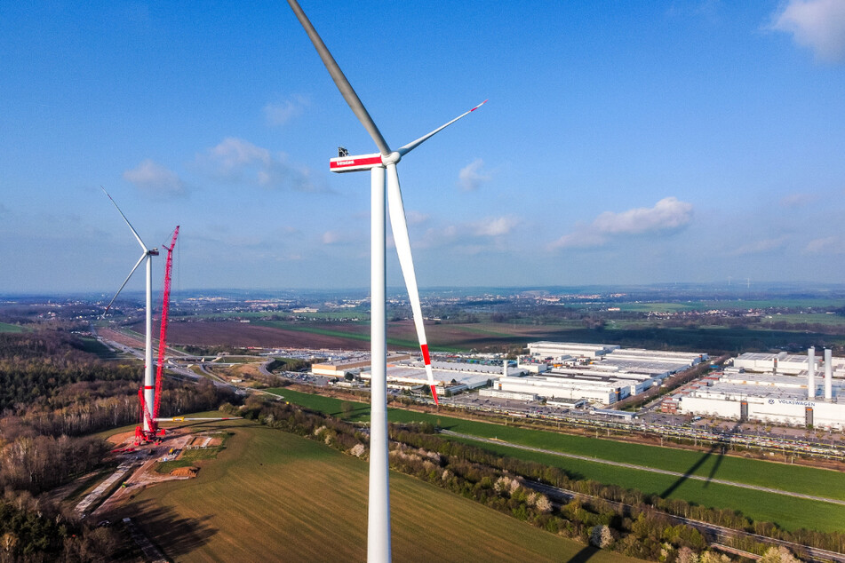 Diese beiden 244 Meter hohen Windräder in Mosel bei Zwickau gingen in diesem Jahr in Betrieb.