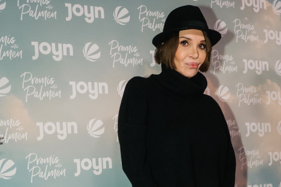 Promis unter Palmen: Anouschka Renzi über Dreharbeiten: "Es gab eine Person, die hätte ich meuscheln können"