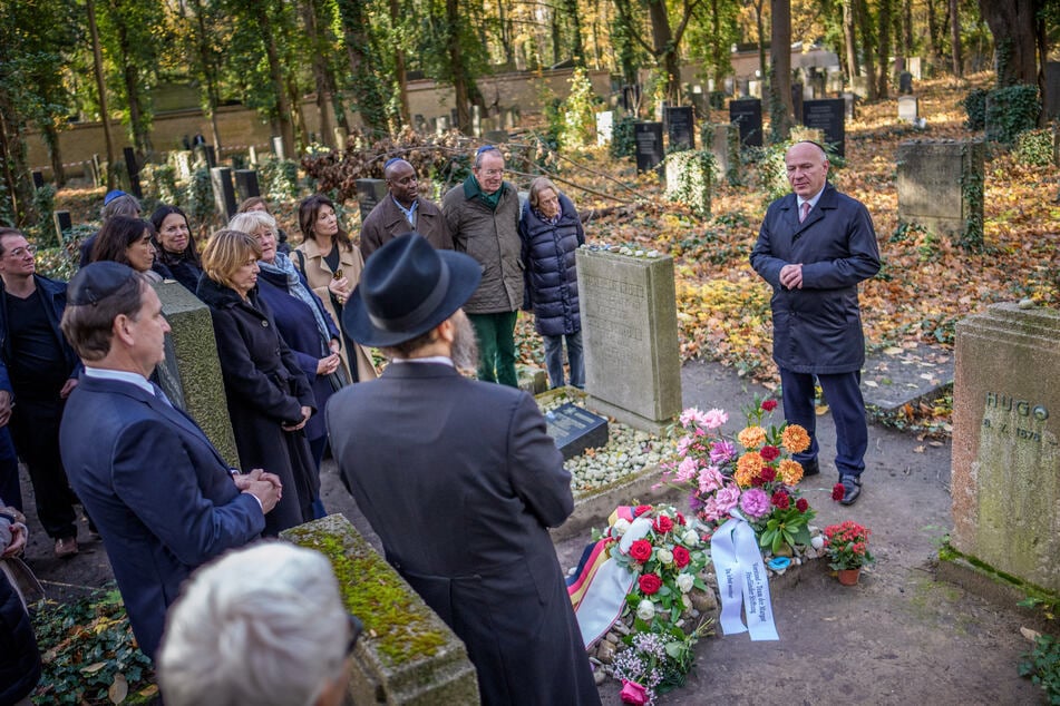 Kai Wegner (53, CDU) beschrieb Friedländer als eine kleine, zierliche und leise Frau, die zugleich von großer Bedeutung war.