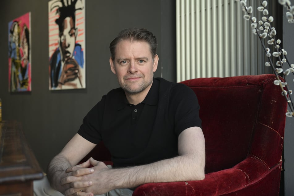 In der janinebeangallery in Berlin-Mitte sind die Werke von Max Giermann noch bis zum 13. Juni zu sehen.