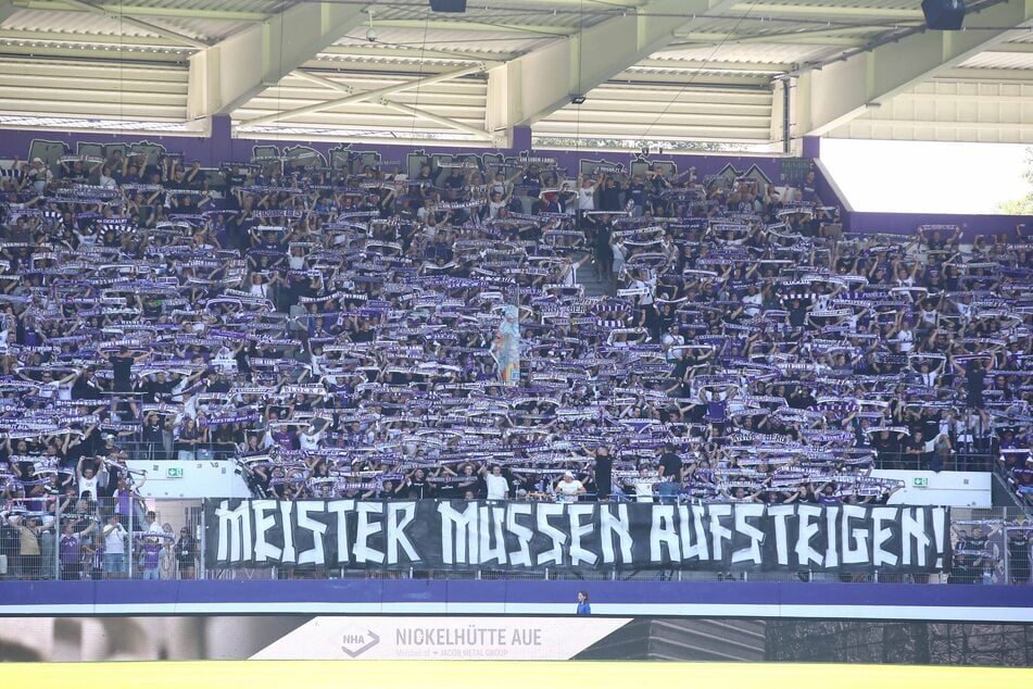 Die Fans freuen sich: Endlich geht es wieder um Punkte.