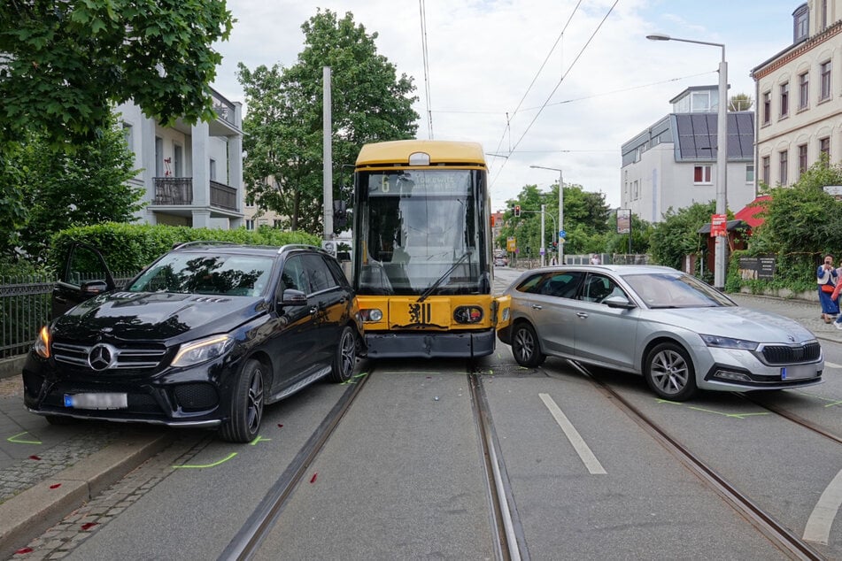 Die Polizei konnte noch keine Angaben zum Unfallhergang machen.