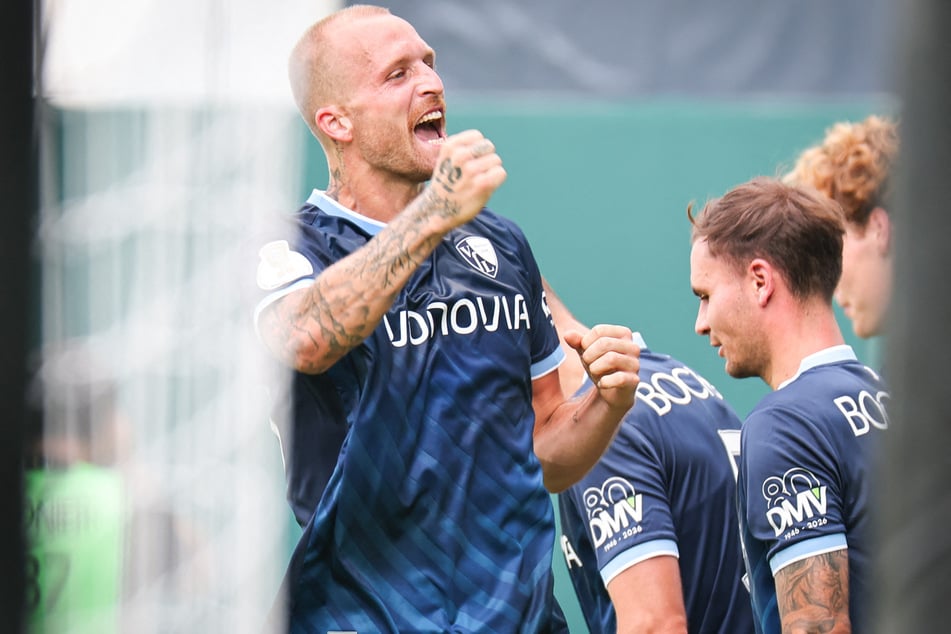 Bochums Philipp Hofmann (33) jubelt über seinen 2:0-Treffer.