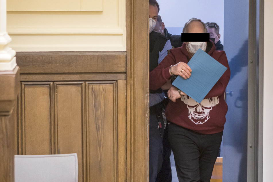 Wegen versuchten Mordes angeklagt: Messer-Psychopath Manfred F. (65) droht nun Sicherungsverwahrung.