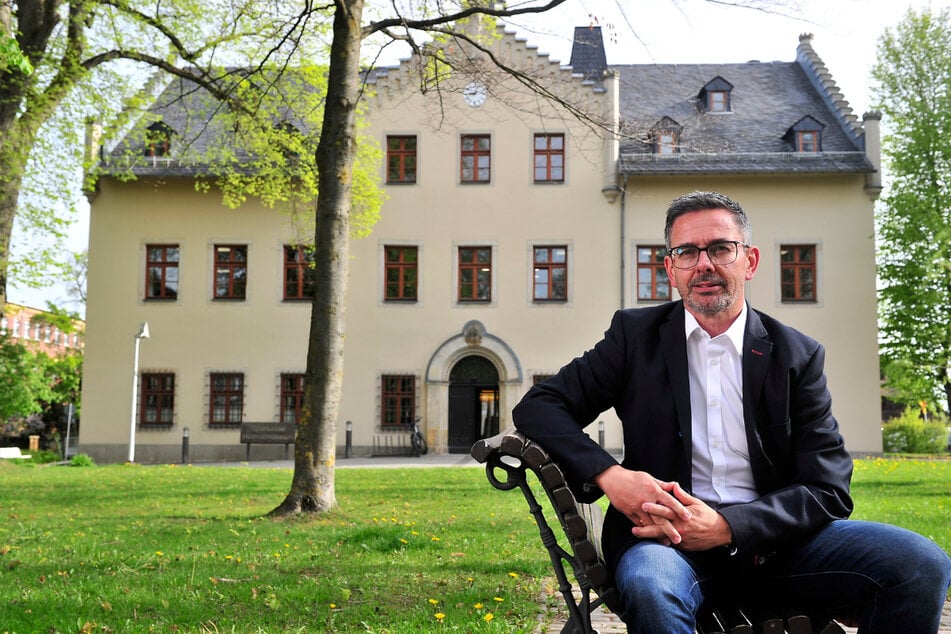 Sören Voigt (53) auf dem Schlossplatz in Falkenstein. Der Christdemokrat ist parlamentarischer Geschäftsführer seiner Partei im Landtag.