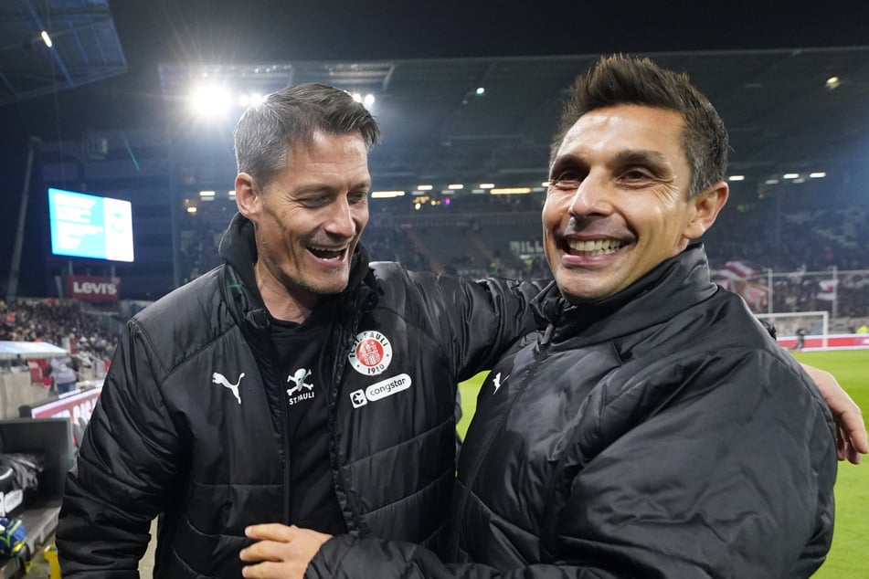 Rapp und Alexander Blessin (53, l.) kennen sich nicht nur aus den vergangenen Duellen, beide standen auch gemeinsam für den SC Pfullendorf in der Regionalliga auf dem Platz.