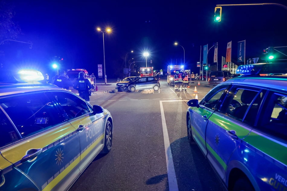 Die Kreuzung wurde kurzzeitig gesperrt.