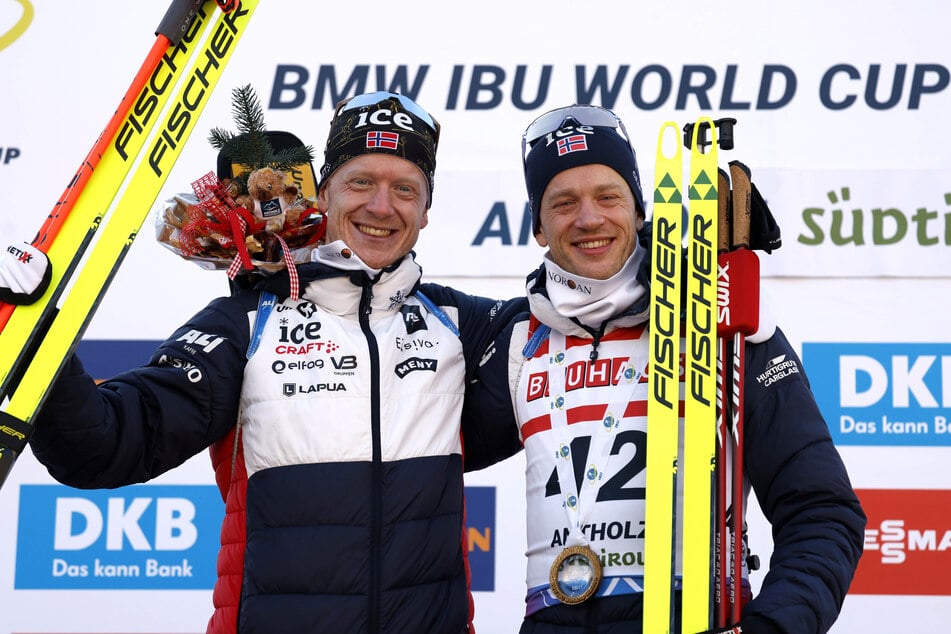 Johannes Thingnes Bø (31, l.) und sein Bruder Tarjei (36, r.) treten am Ende der Saison zurück, Vasilyev meint, den Grund zu kennen.