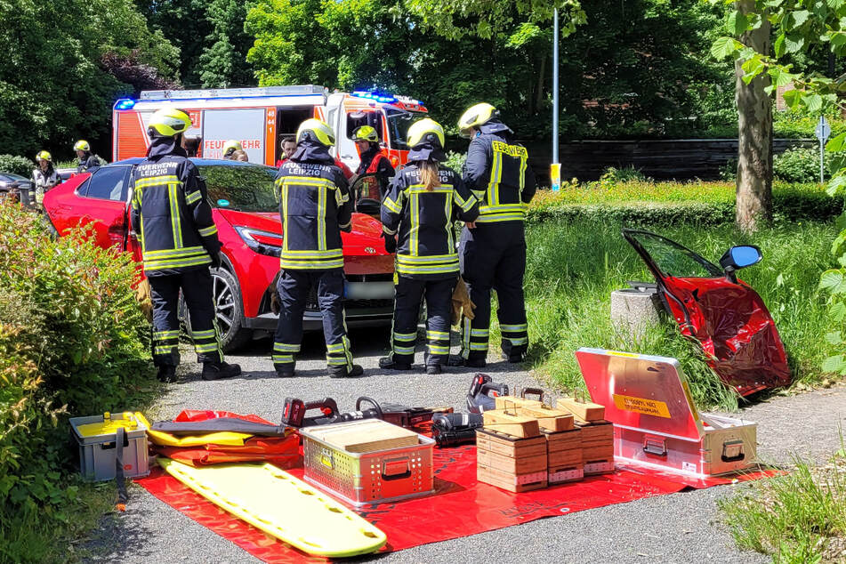 Eine Tür des beteiligten Toyota musste abgetrennt werden.