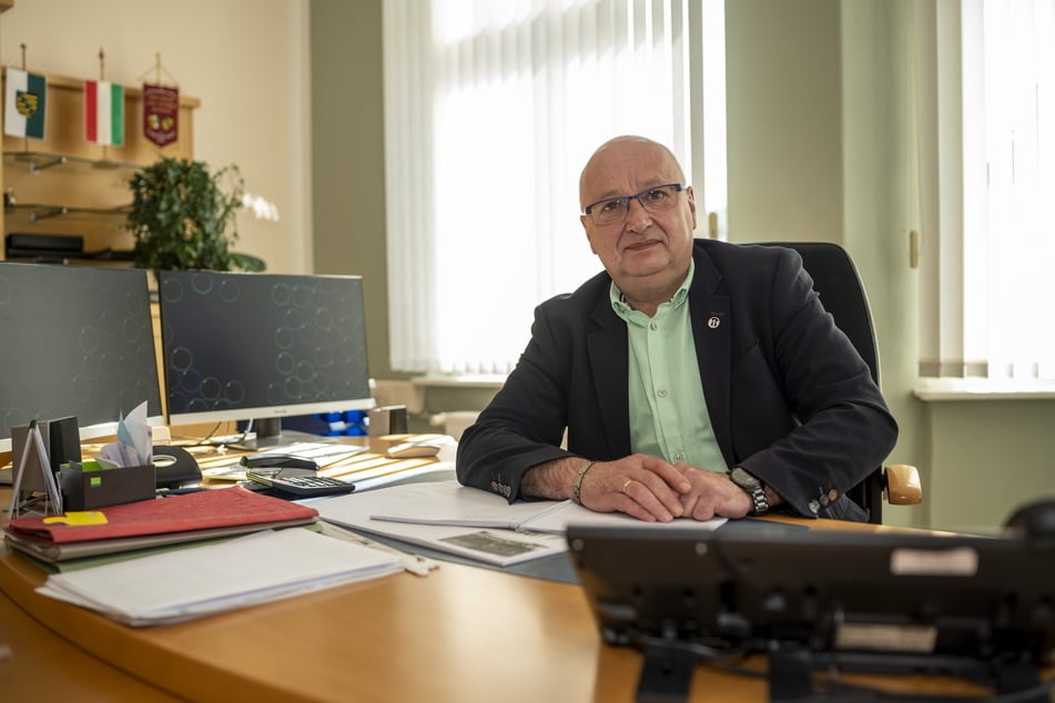 Bürgermeister Steffen Ernst (64, FDP): "Umzug ist ein Schlag in die Magengrube."