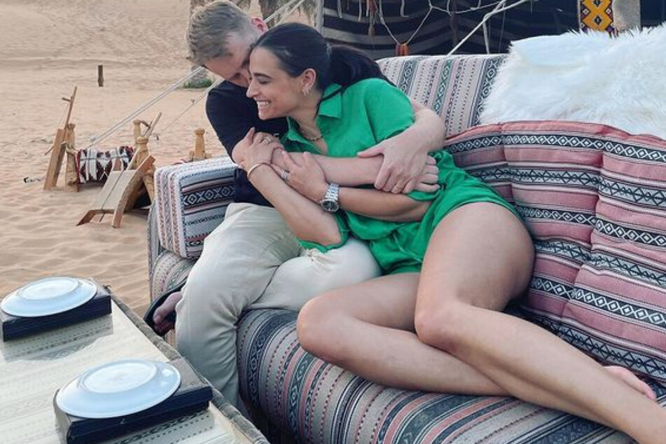 In der Osterpause von "Let's Dance" gönnten sich Oliver und Amira eine Auszeit mit der Familie in der Wüste.