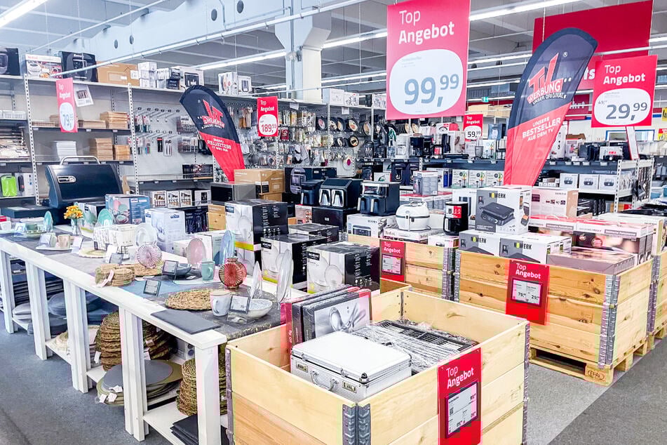 Zur großen Sonderöffnung (26.4.) gibt ROLLER viele Artikel günstig ab