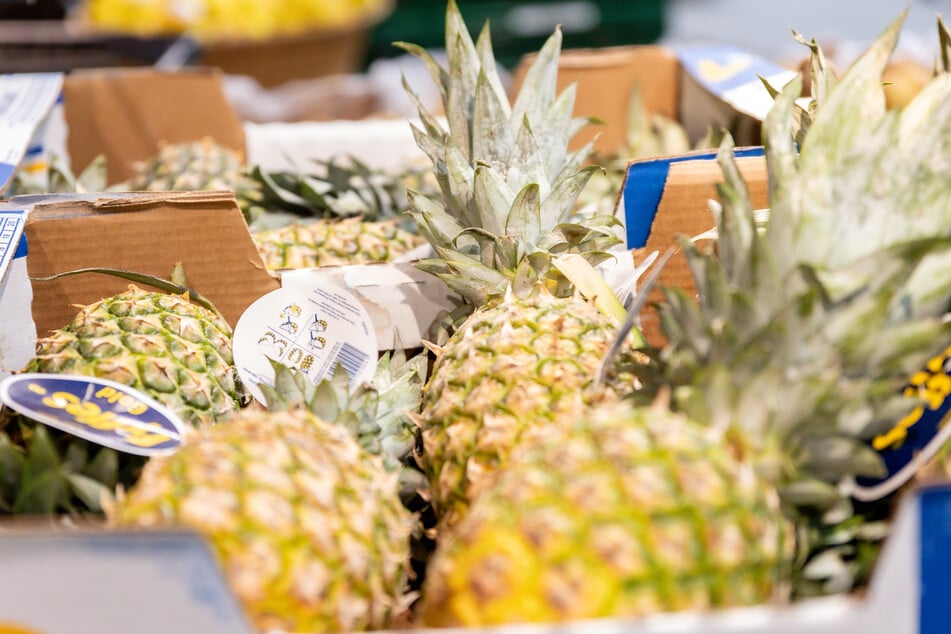 Kunden finden bei Kaufland frisches Obst und Gemüse, und zwar von 7 bis 22 Uhr.