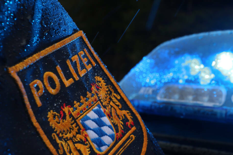 Ein Polizist aus Bayern wurde wegen seiner Aussagen auf Corona-Demos suspendiert. (Symbolbild)