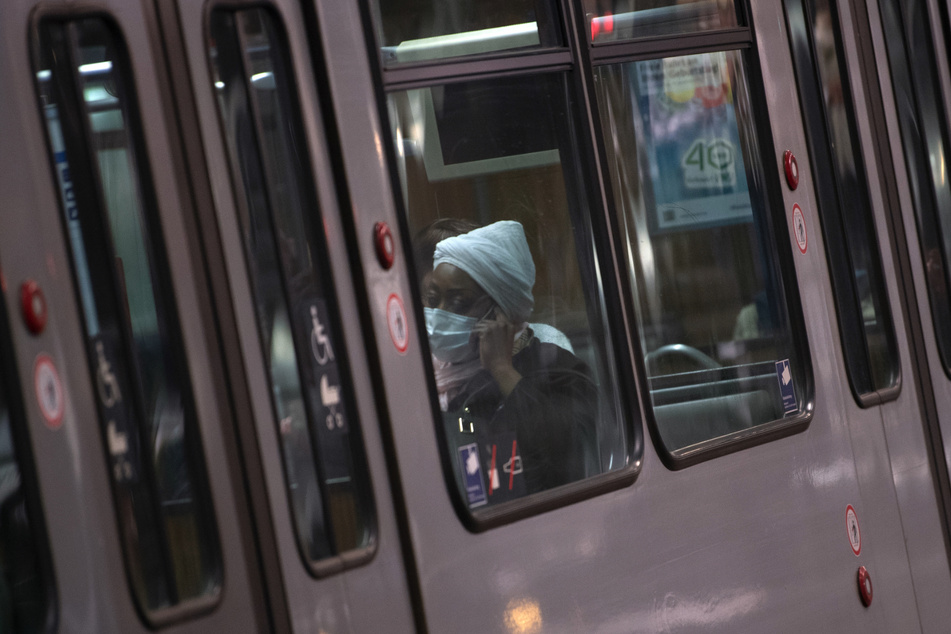 Am 1. November 2022 versuchte der 29-Jährige die Frau vor die U-Bahn zu schubsen. (Symbolbild)