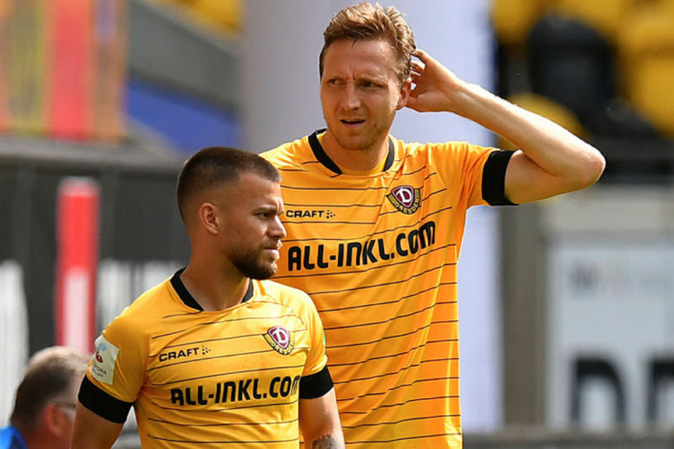 Sascha Horvath (23, l.) und Marco Hartmann (32) stiegen mit Dynamo Dresden aus der 2. Bundesliga ab.