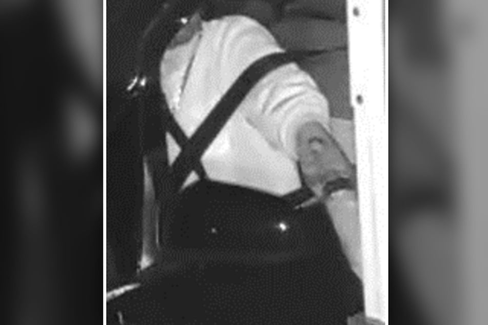 Auf dem linken Unterarm hatte einer der Täter eine Tätowierung.