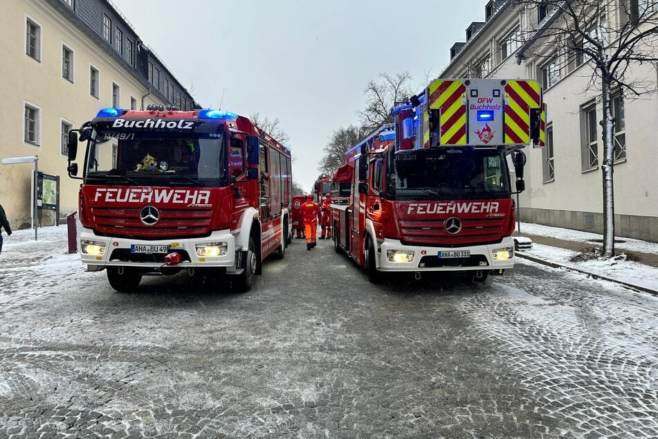 Die Kameraden rückten aus Annaberg, Buchholz, Frohnau und Cunersdorf zur Einsatzstelle.