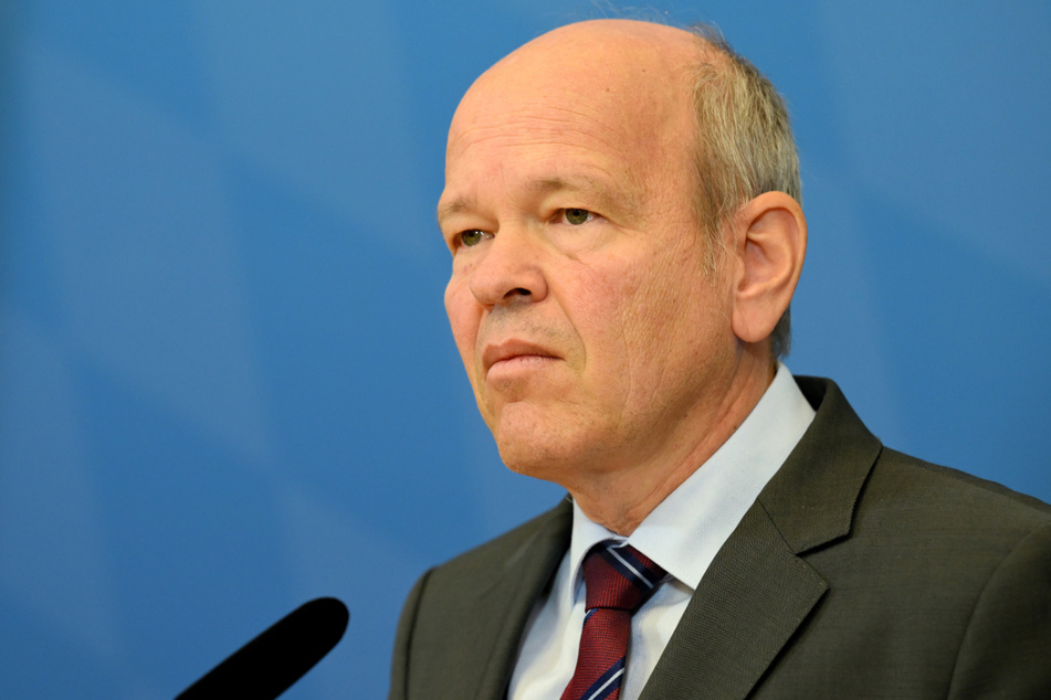 Burkhard Körner (59), Präsident des bayerischen Verfassungsschutzes, hat sich zum Thema AfD und gesetzliche Parteienfinanzierung geäußert.
