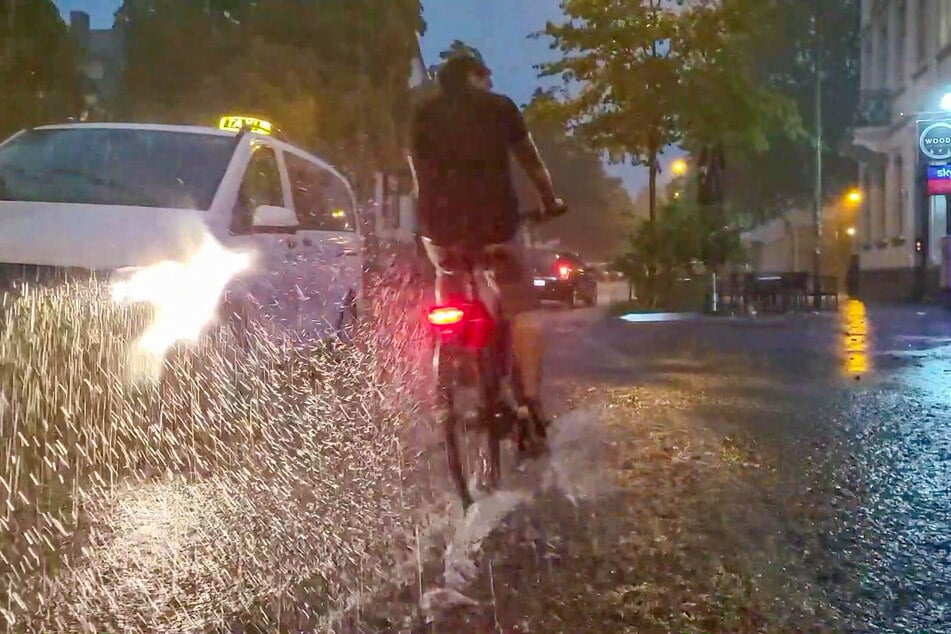 Unwetter und Starkregen führten im Mai vielerorts zu Überschwemmungen. (Symbolfoto)