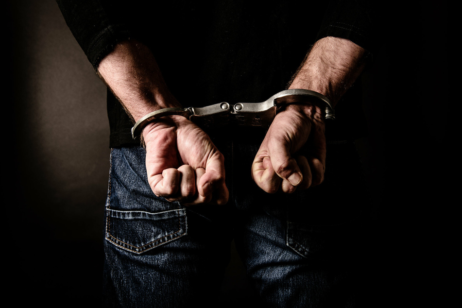 Polizei verwechselt Mann mit Verbrecher und steckt ihn zwei Jahre ins Gefängnis