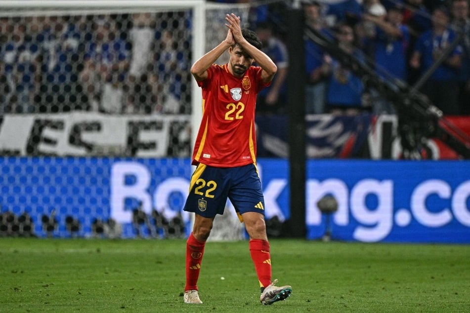 Mit einer kämpferischen Glanzleistung im Halbfinale hatte Routinier Jesús Navas (38) seinen Anteil am spanischen Finaleinzug.