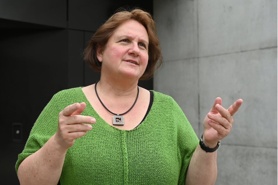 Baden-Württembergs Bildungsministerin Theresa Schopper (60, Grüne) sei aus Sicht der GEW-Chefin Monika Stein ein "sehr empathischer Mensch", der auf Dialog setze.