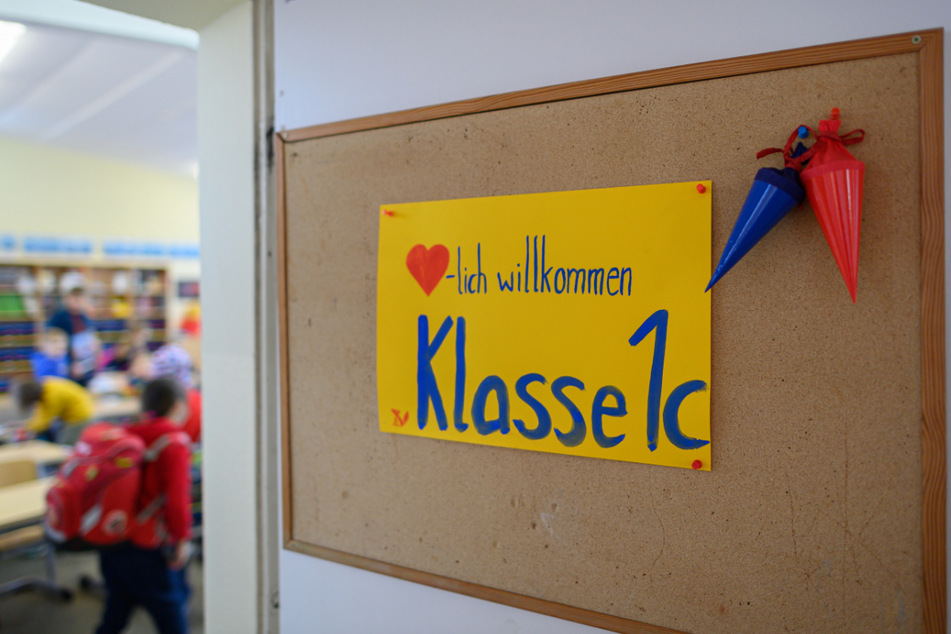 Trotz Lockdown und einer angespannten Infektionslage öffnen am heutigen Montag in vielen Thüringer Landkreisen Grundschulen und Kitas. (Symbolbild)