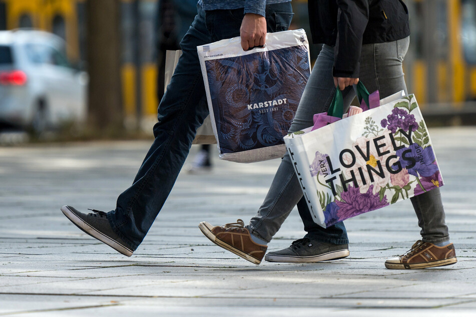 Sachsens Industrie- und Handelskammern (IHKs) fordern eine Öffnung des Einzelhandels. Spätestens ab dem 15. März sollen die Sachsen wieder shoppen können - so die Forderung.