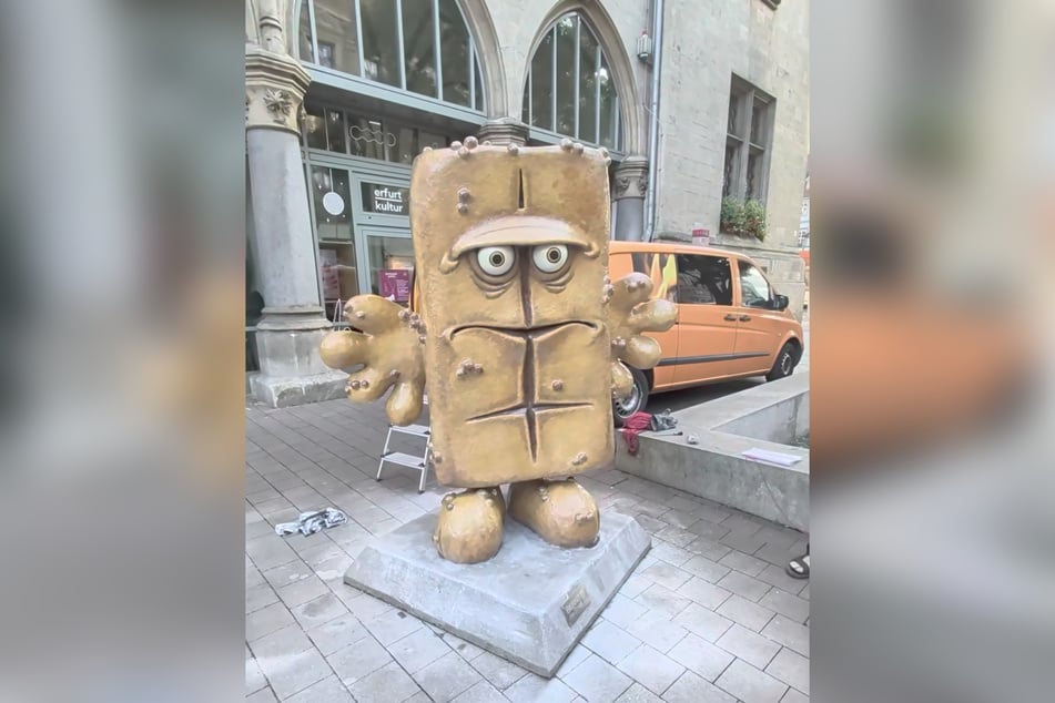 Nach Farbattacke: Bernd das Brot wieder sauber