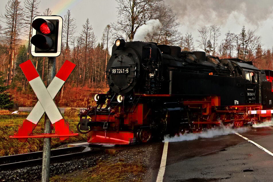 Die Brockenbahn muss wegen des Sturms den Verkehr unterbrechen.