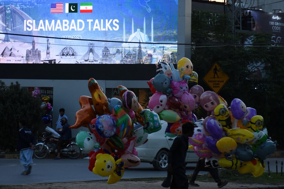 Iran and US hold marathon negotiations in Pakistan with ceasefire on the brink