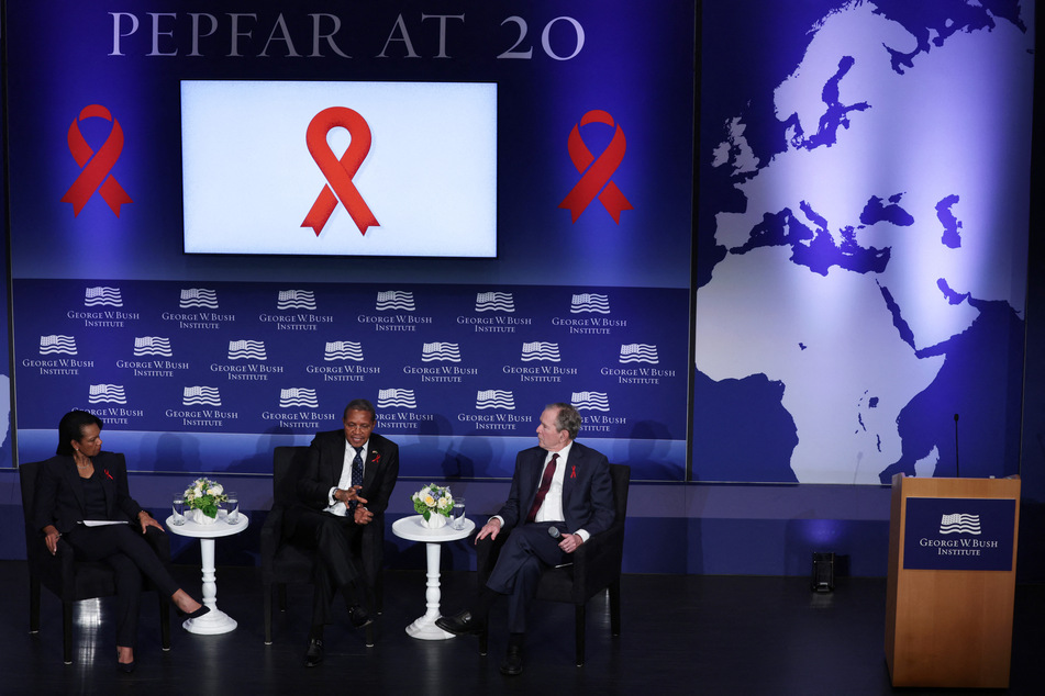 PEPFAR, a program against HIV/AIDS founded under former US President George W. Bush (r.), was one of the organizations facing a funding crisis after Rubio announced the freeze.