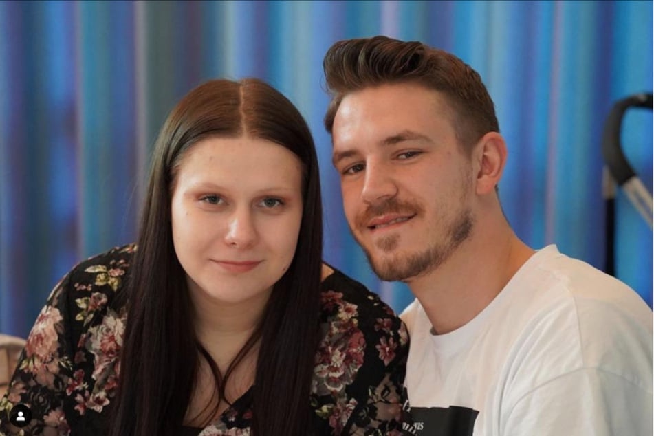 Lavinia Wollny (23) und ihr Freund Tim Katzenbauer (24) sind seit dem 20. November 2020 zusammen. Das Paar hat zwei gemeinsame Kinder.