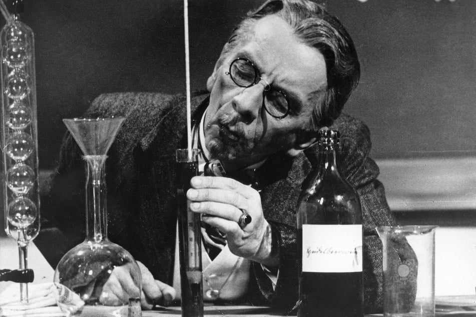 Erich Ponto (1884-1957) in seiner wohl berühmtesten Rolle als Professor Crey in "Die Feuerzangenbowle".