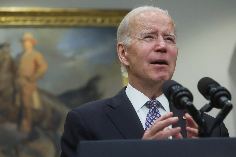 Biden accuses oil companies of "war profiteering" off Ukraine