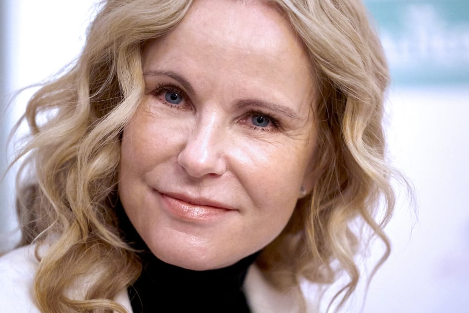 Seitdem begleiten Katja ein Tinnitus und ihr Lispeln.