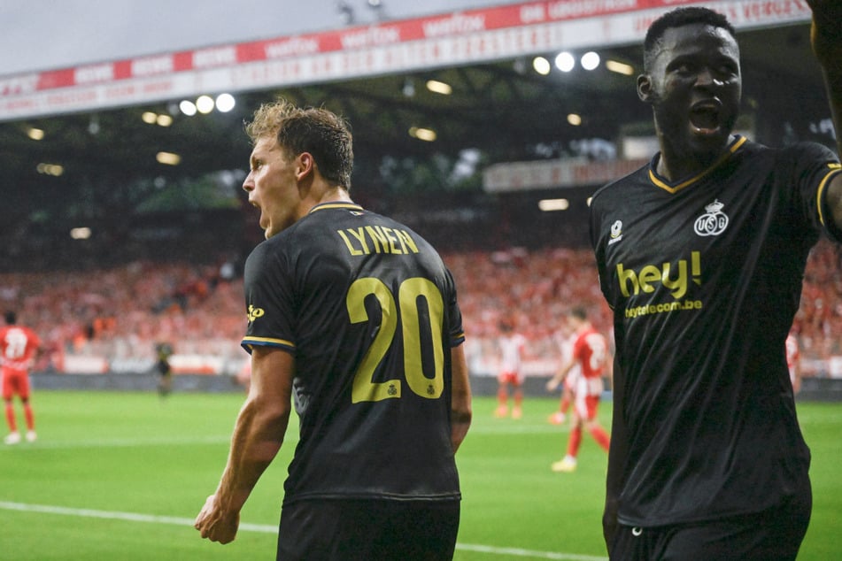 Die beiden heutigen Werder-Profis Victor Boniface (24, r.) und Senne Lynen (26) spielten schon gemeinsam bei Royale Union Saint-Gilloise und wurden dort zeitweise von Blessin trainiert.