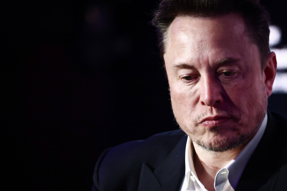 Elon Musk: Elon Musk hit with lawsuit from former Twitter top executives