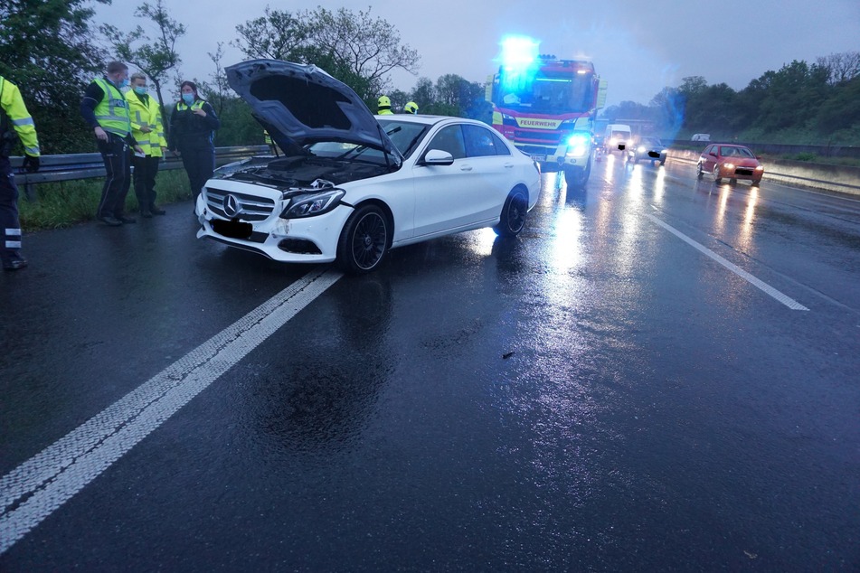 Der Fahrer konnte sein Auto leicht verletzt verlassen.