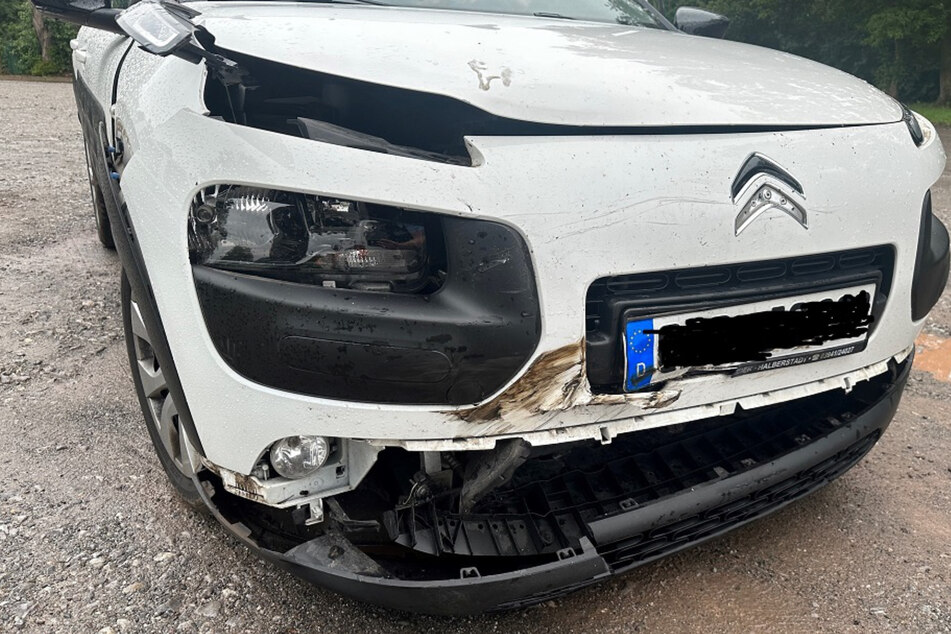 Crash auf der B81 bei Blankenburg: Frau übersieht VW-Fahrer