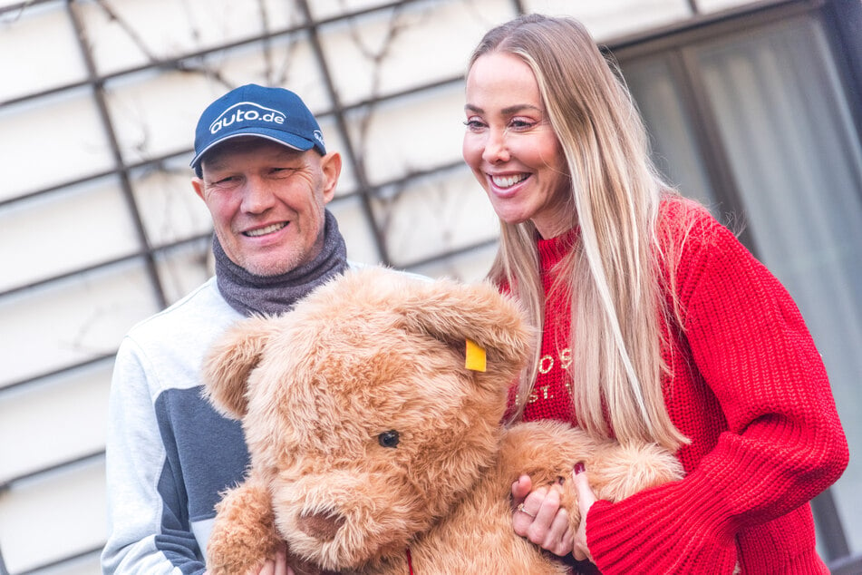 Ex-Boxer Axel Schulz (56) mit Sky-Moderatorin Sylvia Walker (42) beim Weihnachtsgrillen im Bärenherz.