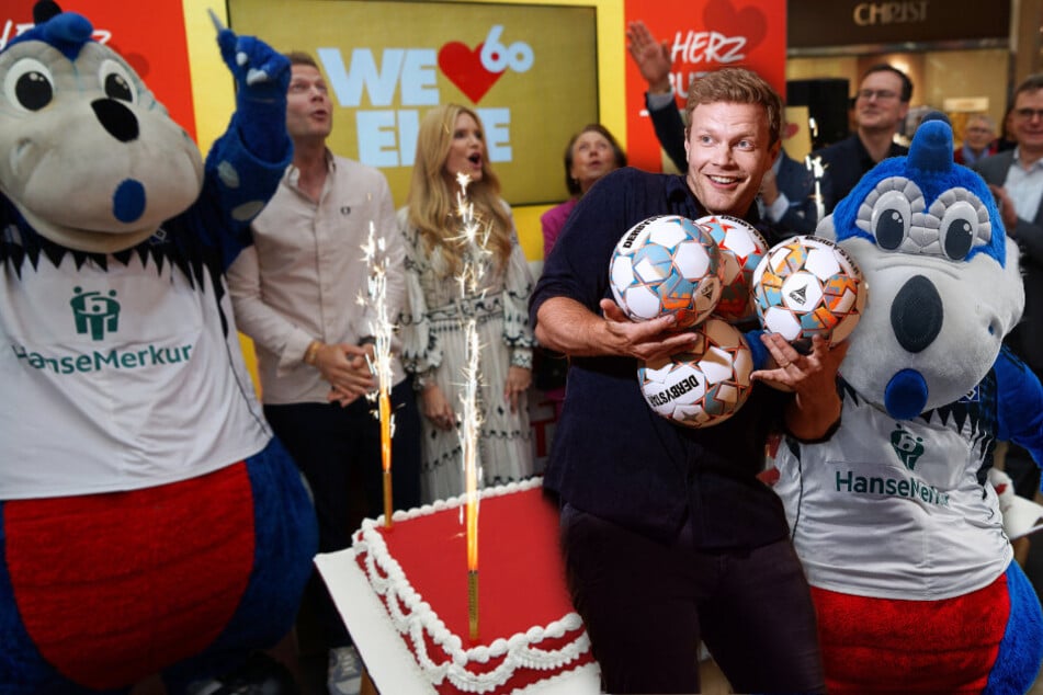 Hamburg Veranstaltungen: Ohne HSV-Stars aber mit Dino Hermann: Einkaufszentrum wird zur großen Fan-Arena