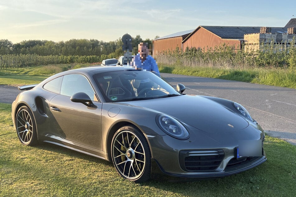 Dieser Porsche wurde in Harsefeld auf dem Gelände eines Lackierbetriebes gestohlen.