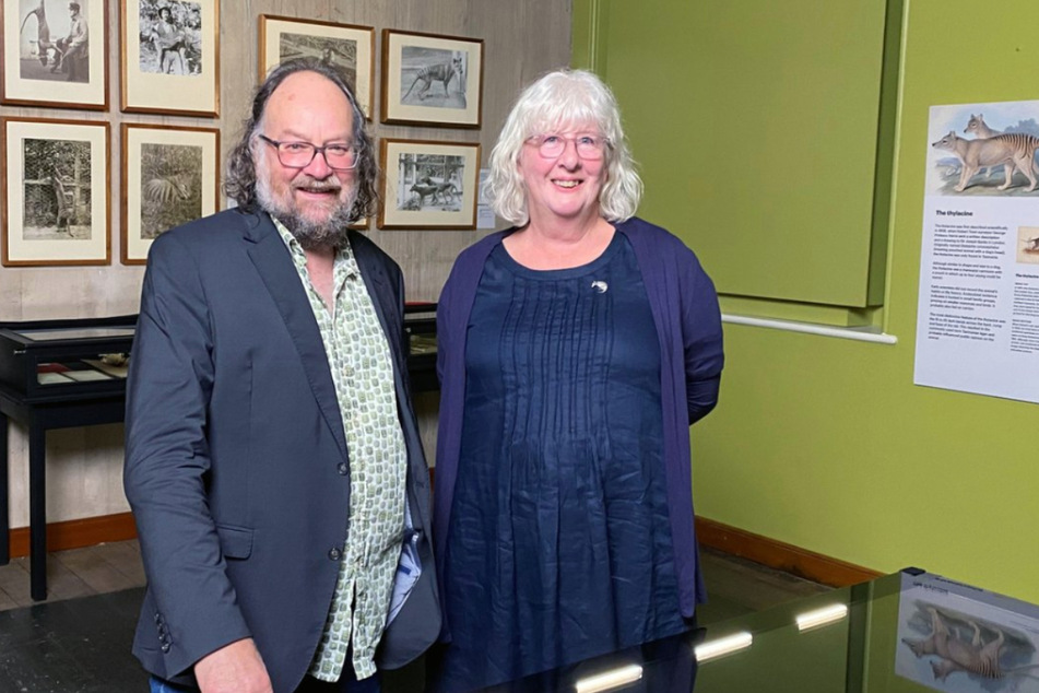 Robert Paddle (l) and Kathryn Medlock discovered the long-lost remains of the Tasmanian tiger.