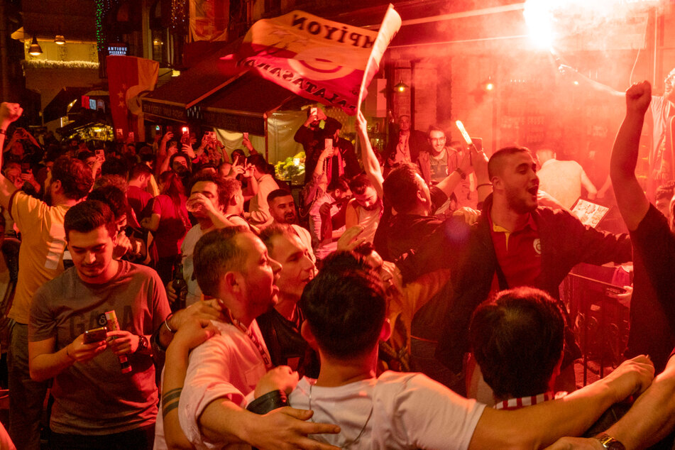 Die Fans von Galatasaray Istanbul sind für ihre Leidenschaft bekannt. (Archiv)