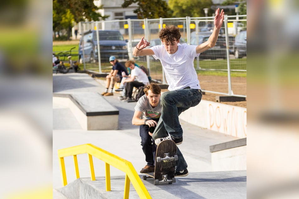 Anton Braun (19) zeigt einen seiner Tricks auf dem neuen Skatepark.