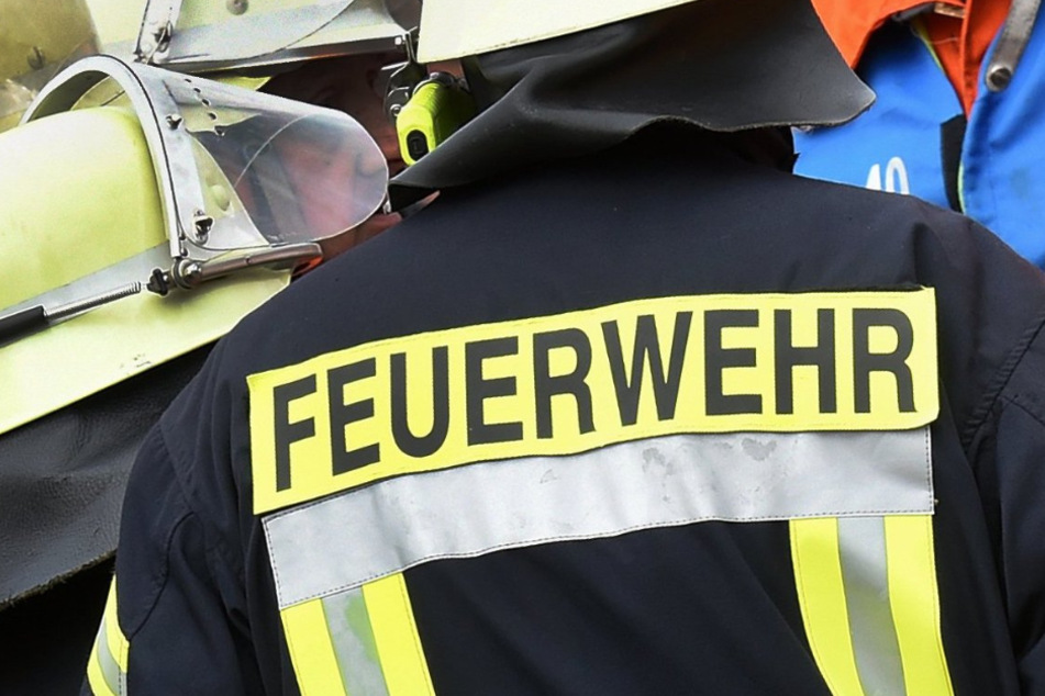 Die Feuerwehr war mit 57 Kräften im Einsatz, um die Flammen zu löschen. (Symbolbild)
